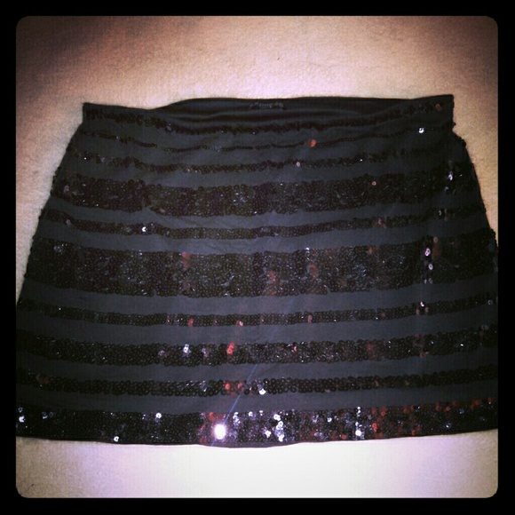 Express Sequin Skirt