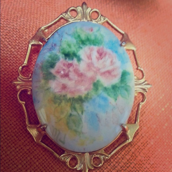 Vintage circa 1975 Gold filigree pen.