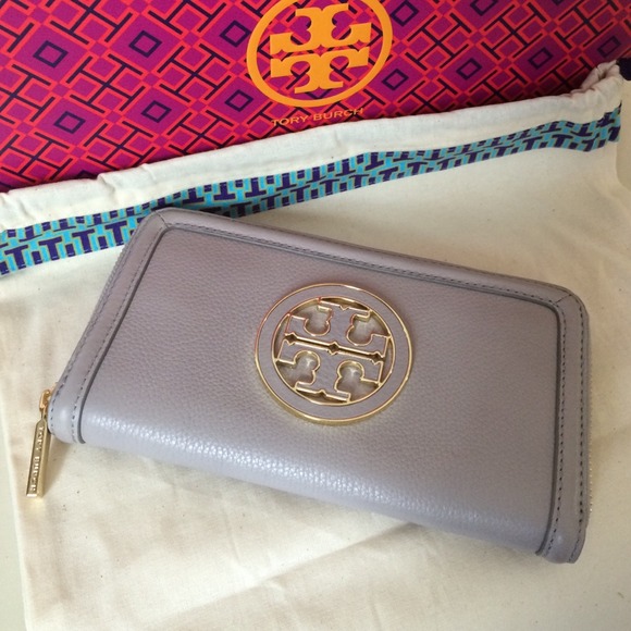 Tory burch wallet
