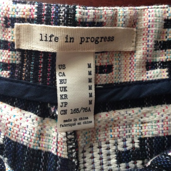 Aztec design shorts - Picture 3 of 3