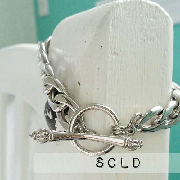 Jewelry - SOLD Chunky link toggle bracelet in silver