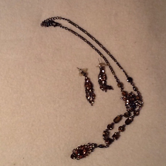 Necklace & Earrings Set - Picture 2 of 3