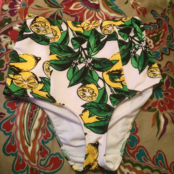 NEVER WORN AMERICAN APPAREL HIGH WAIST BIKINI
