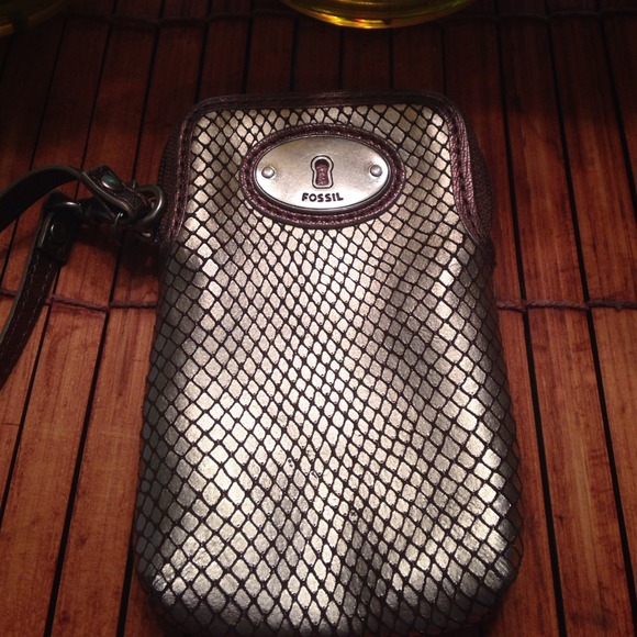 Fossil Wristlet! Functional and Stylish!!