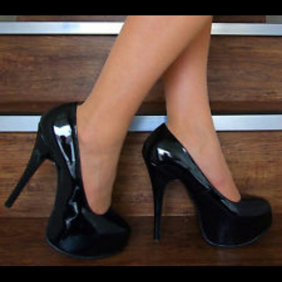 Get ur sexy on! Bordello Patent Sky High Pumps