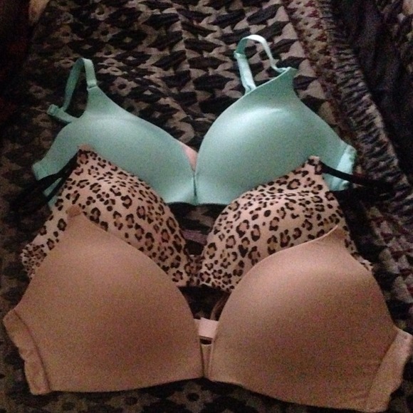 no wire, super comfy!