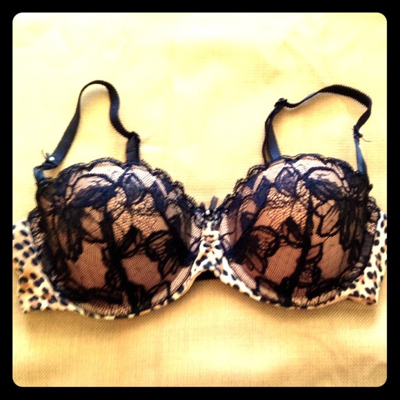 Victoria's Secret lace and animal print bra 34C