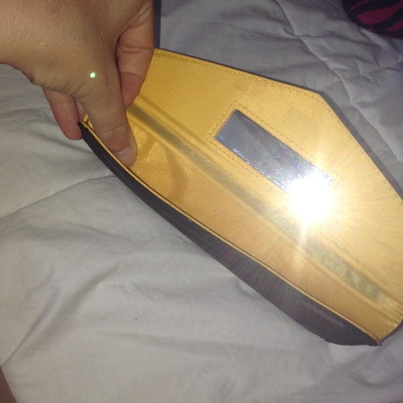 NWOT Burts Bees Black & Yellow Wristlet w/ Mirror