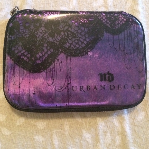 Brand new urban decay eye shadow pallet