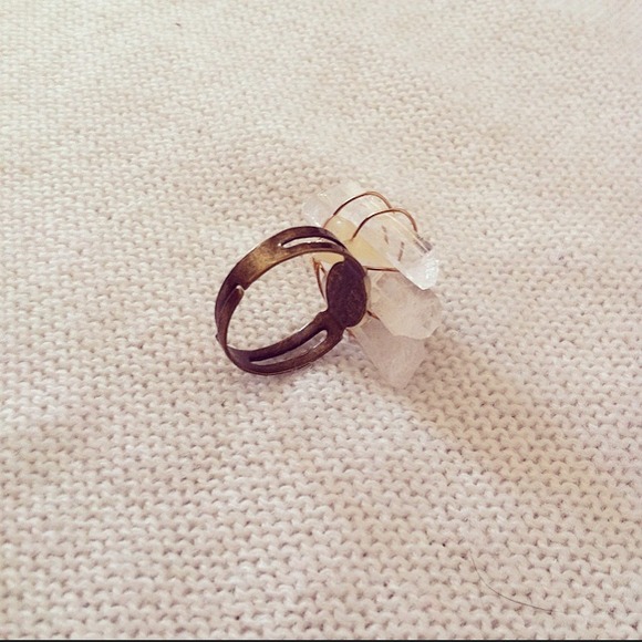 Statement crystal ring - Picture 3 of 4