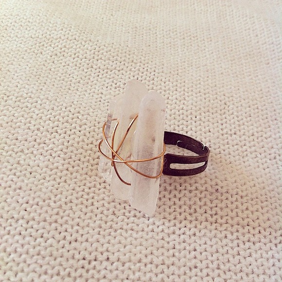 Statement crystal ring - Picture 4 of 4