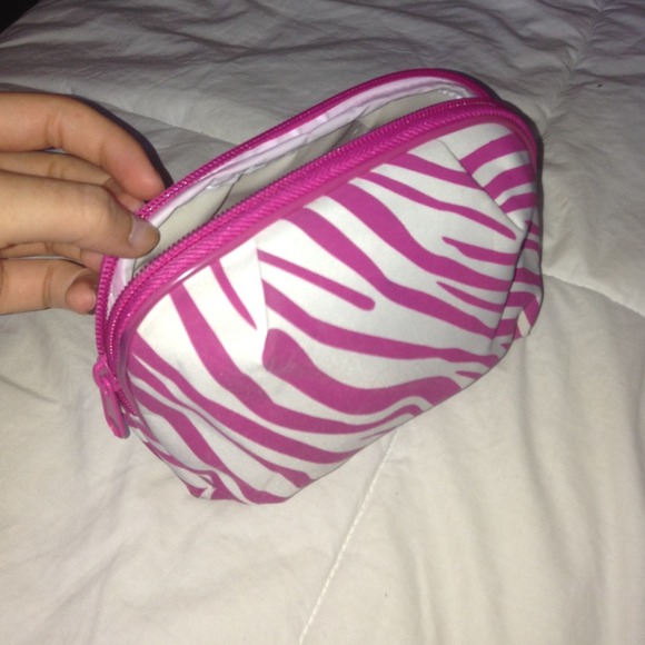 NWOT Pink Zebra Zippered Pouch