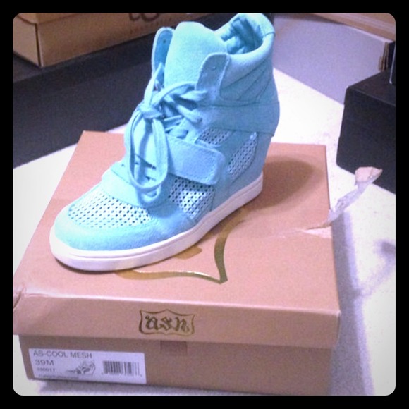 Cool mesh wedge sneakers