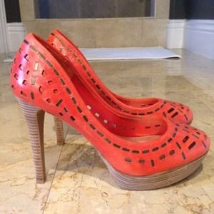 Jessica Simpson Heels 🎽