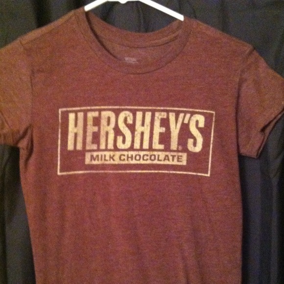 Logo shirt. "Hershey's"