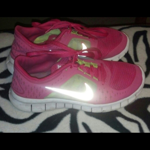 Pink Nike free run