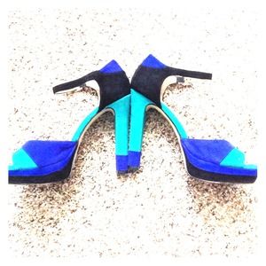Gianni Bini Color block heels