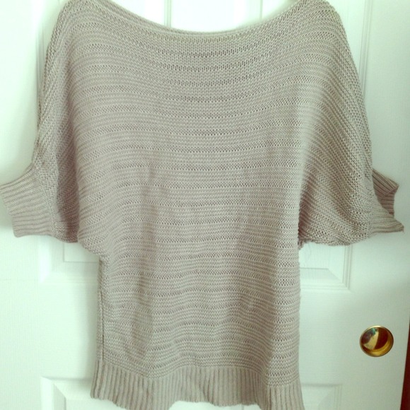 Beige short sleeve sweater