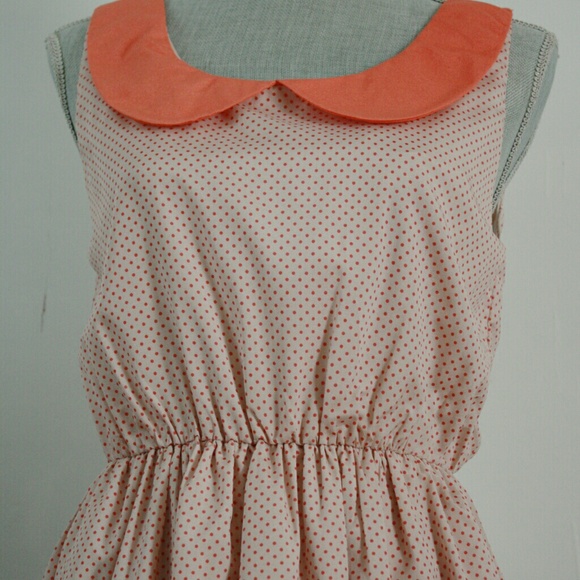 • SOLD • Peachy Polka dot dress • - Picture 2 of 4