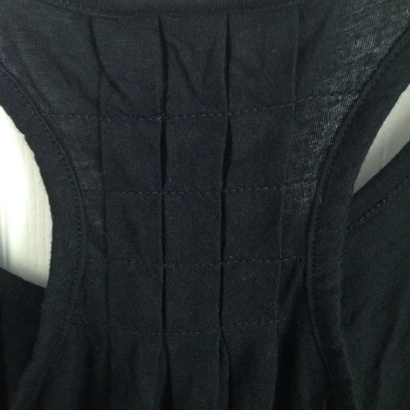 Black razorback bubble tank top - Picture 2 of 3