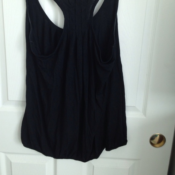 Black razorback bubble tank top - Picture 3 of 3
