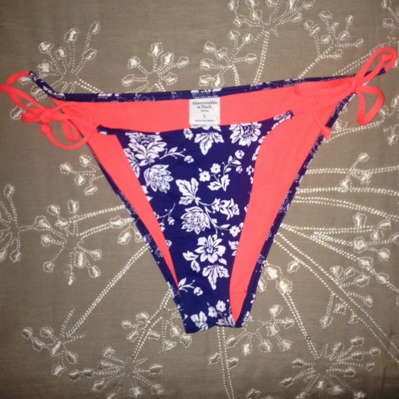 ❌SOLD!❌Abercrombie & Fitch tie side bikini bottoms