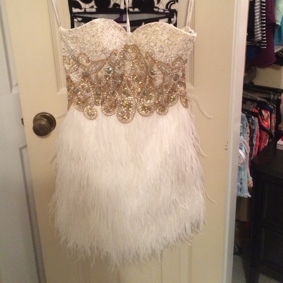 Gold sequin feather Sherri Hill homecoming dress - Picture 1 of 2