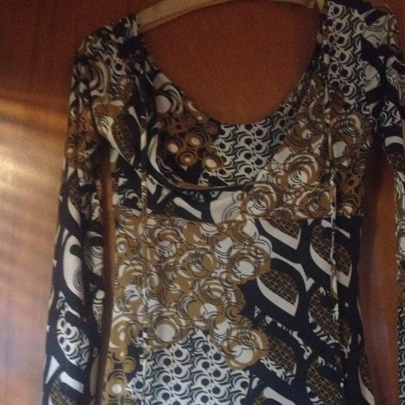 Dress worn probably once or twice - Picture 3 of 3
