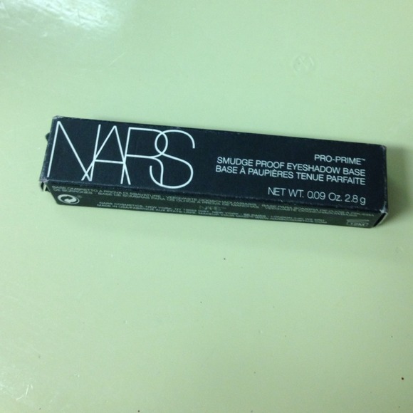 Nars. Hold
