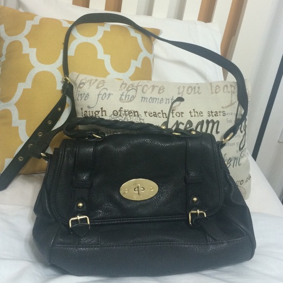 Steve Madden messenger bag