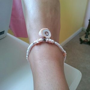 Pretty heart shell anklet