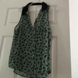 Beautiful sleeveless blouse!