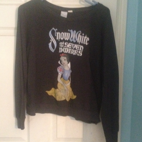 SNOW WHITE sweater, very adorable