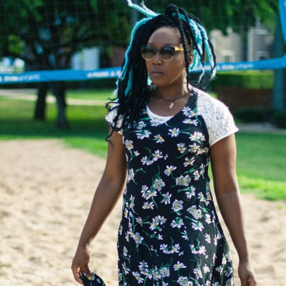 Black Crossback Daisy Vintage Dress