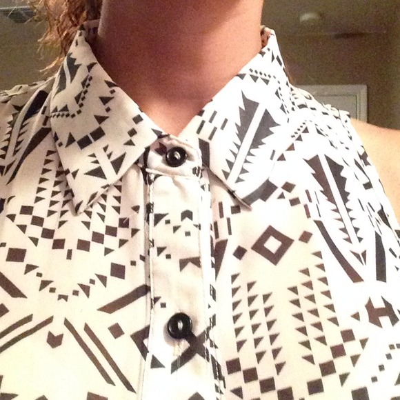 Aztec blouse - Picture 2 of 3