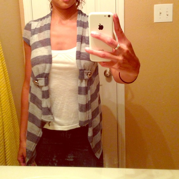 White shirt and grey cardigan combo!