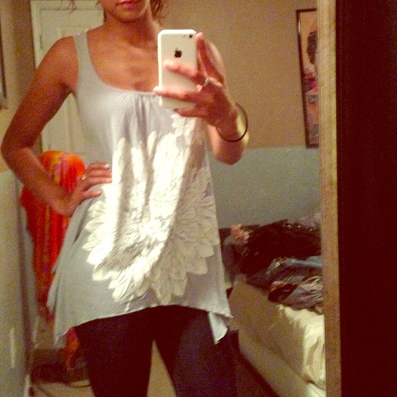 Grey tank top with white flower