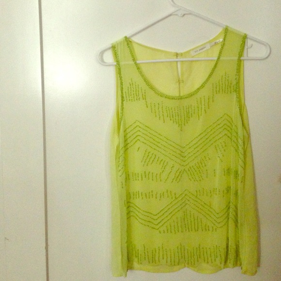 Neon green beaded top🌸