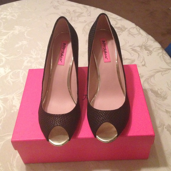 Betsey Johnson shoes