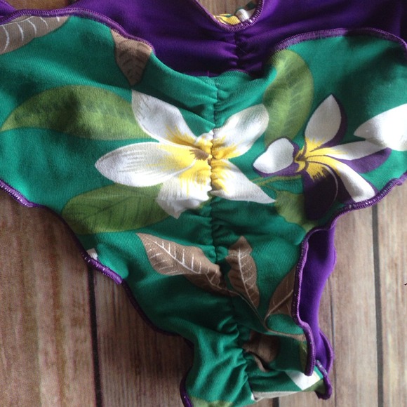 ❌SOLD❌ Reversible Rouched butt bottoms - Picture 2 of 2