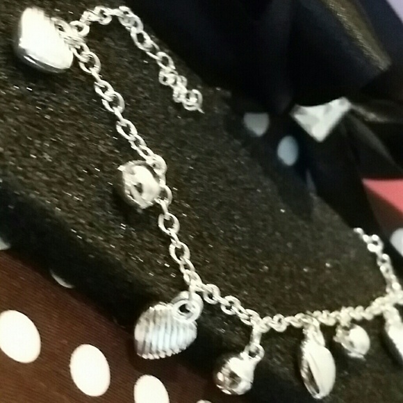 Sold in Bundle 7" Silver Heart Charms Bracelet🎈 - Picture 2 of 3