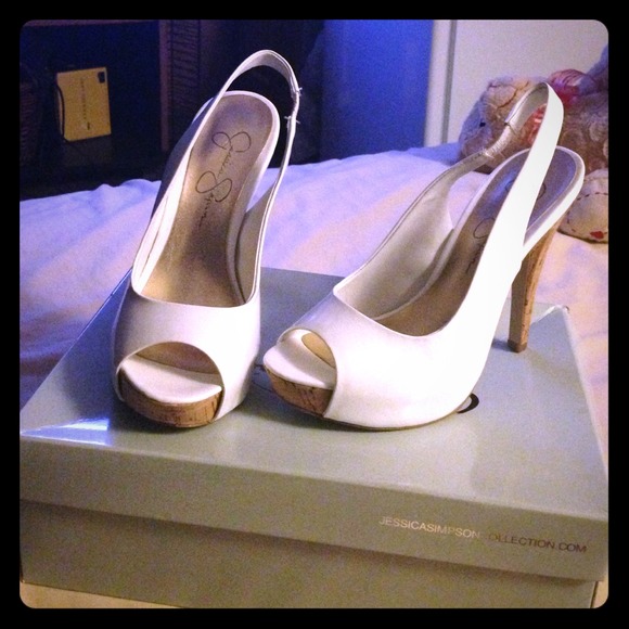 Jessica Simpson gorgeous heels.