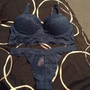 VS Pink push-up bra set
