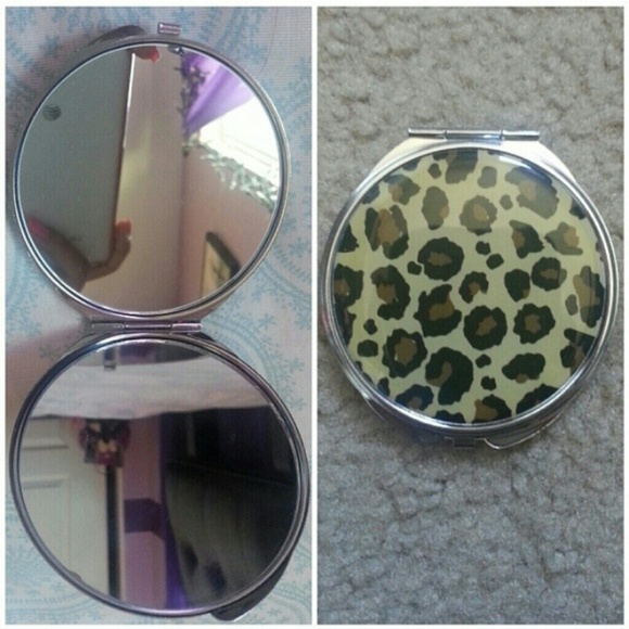 Forerver 21 compact Mirror