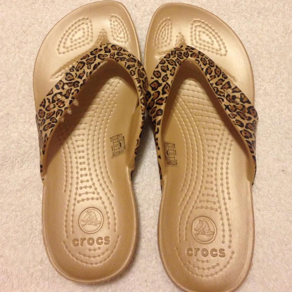 Women's Croc cheetah flip flops