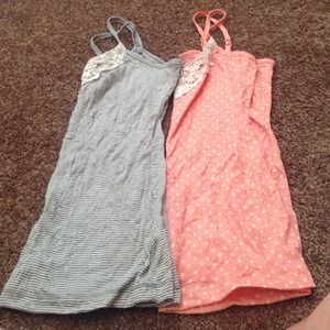 2 Tank tops
