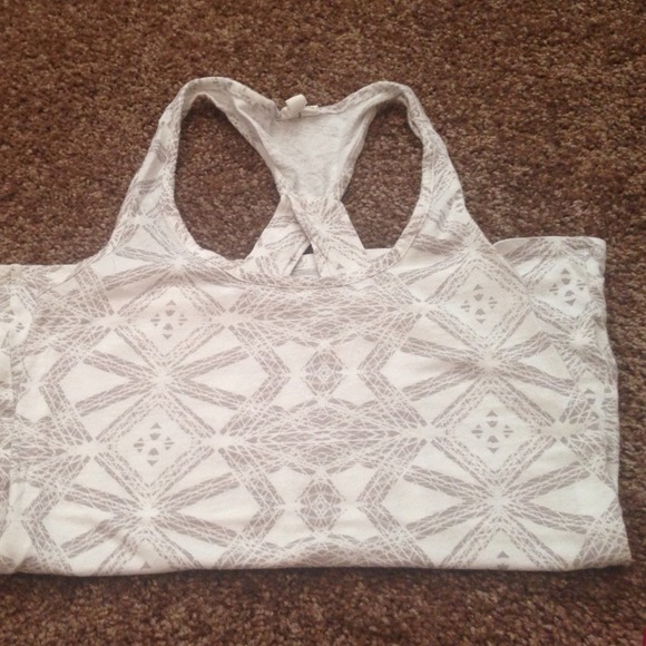 Razor back tank