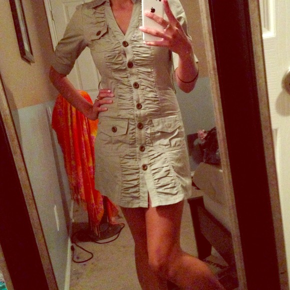Causal dress