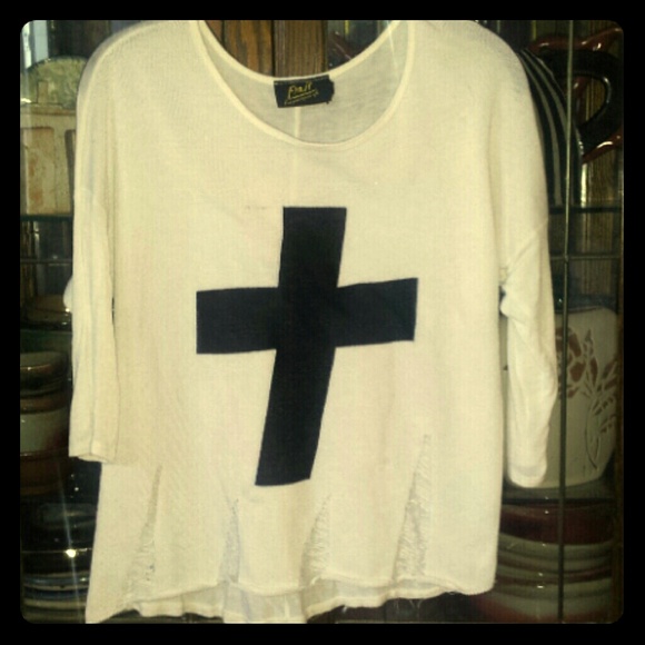 White quarter length sleeve with cross graphic