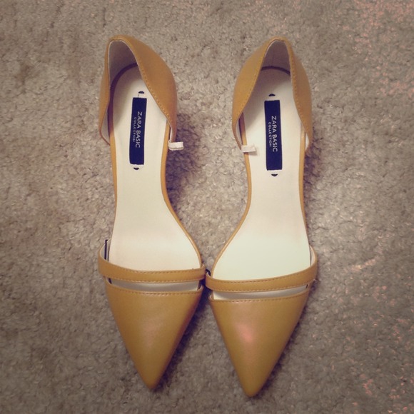 Zara Shoes - Zara asymmetrical mid heel pumps